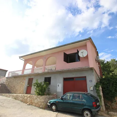 Welcoming In With Terrace Apartment *