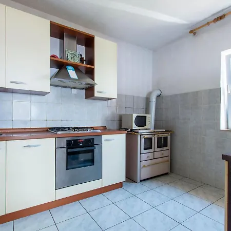 Welcoming In With Terrace Apartment *